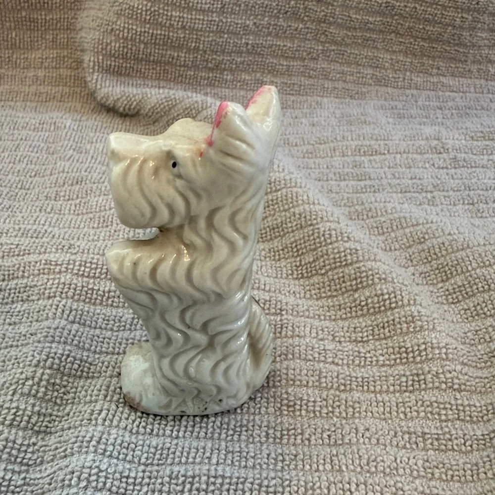Vintage porcelain Dog Figurines - Brown and Black, made in Japan